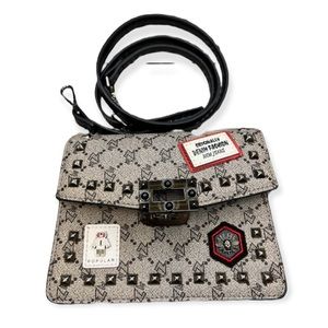 Punk Girl‘s Rivet Shoulder Bag